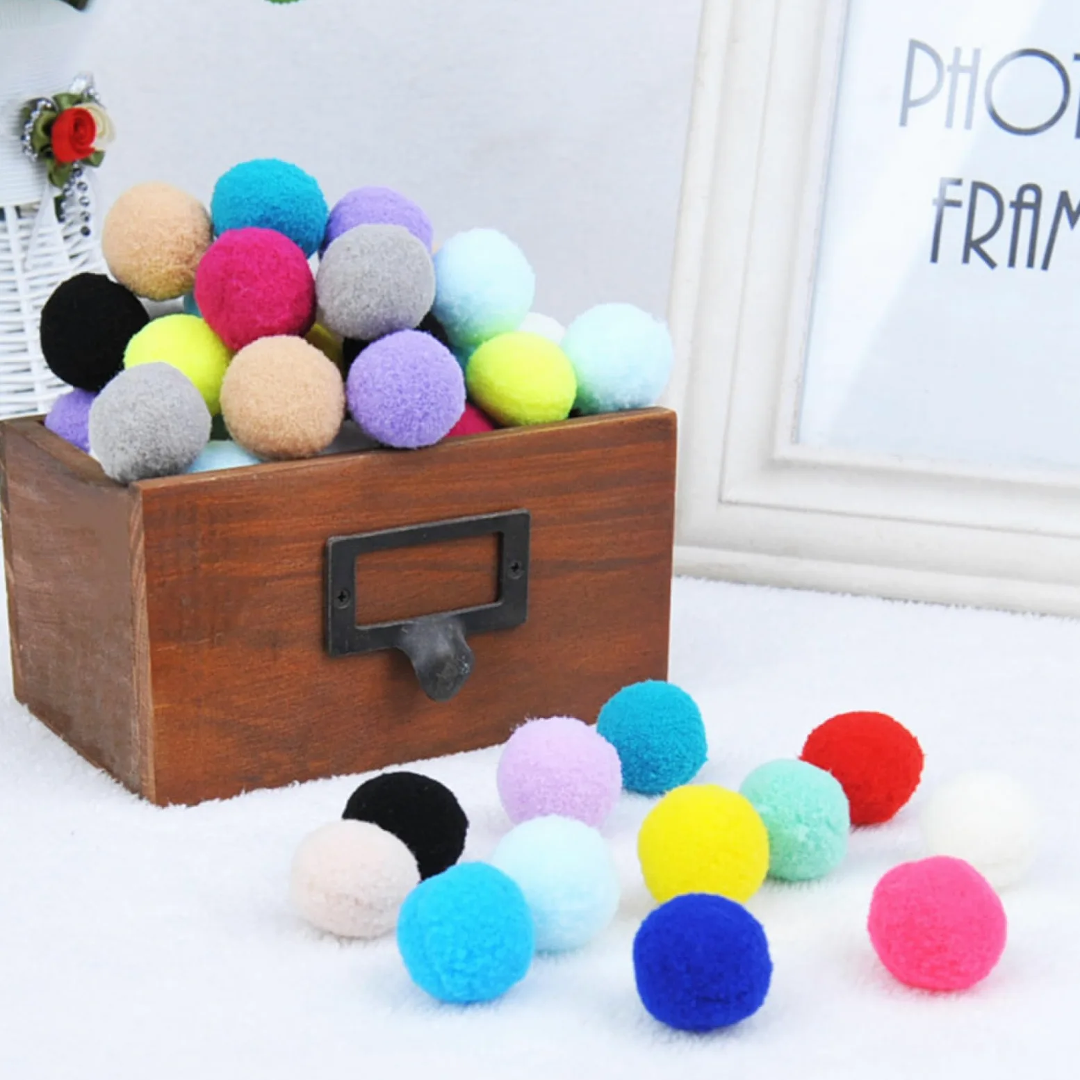 Juguetes para Gatos, Pelota de Peluche elástica for Gatos 2,5 cm, Juguete Interactivo Creativo y Colorido con pompón for Masticar, 100 Unidades