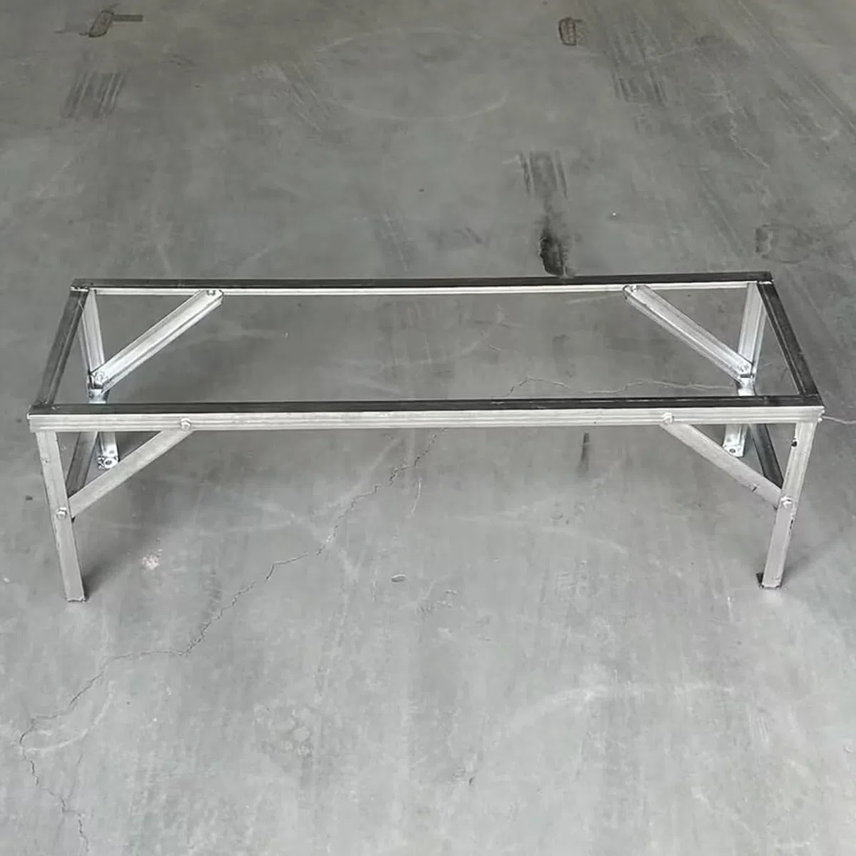 Comedero Y Bebedero 2 En 1 Con Soporte Metálico | Bandeja Para Comida Y Agua Fácil De Limpiar Para Cabras, Ovejas, Vacas Y Caballos De Granja(White,39.4x11.8x7in)
